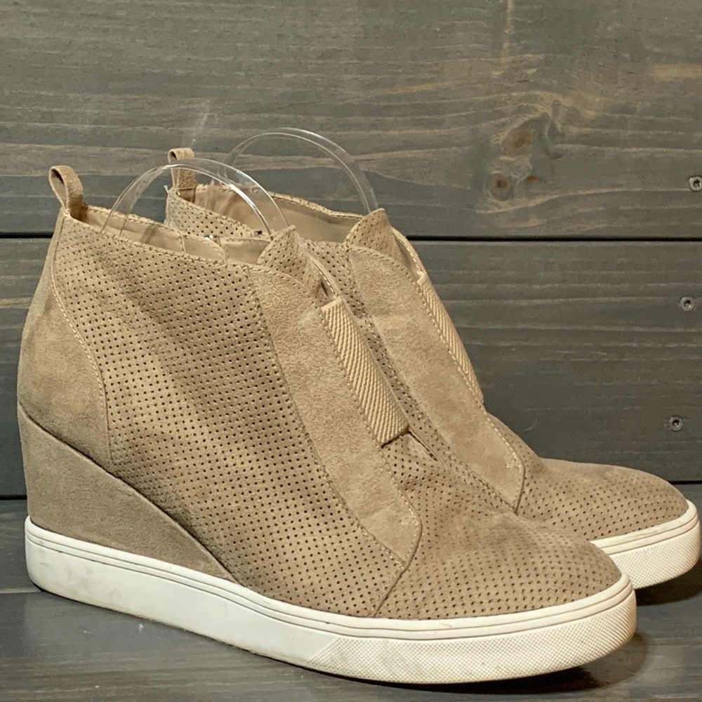 Mia Women's Cristie Sneaker Wedge Shoes - Stone